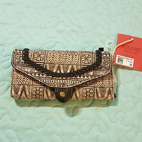 Mossimo Wallet - Picture 1 of 8